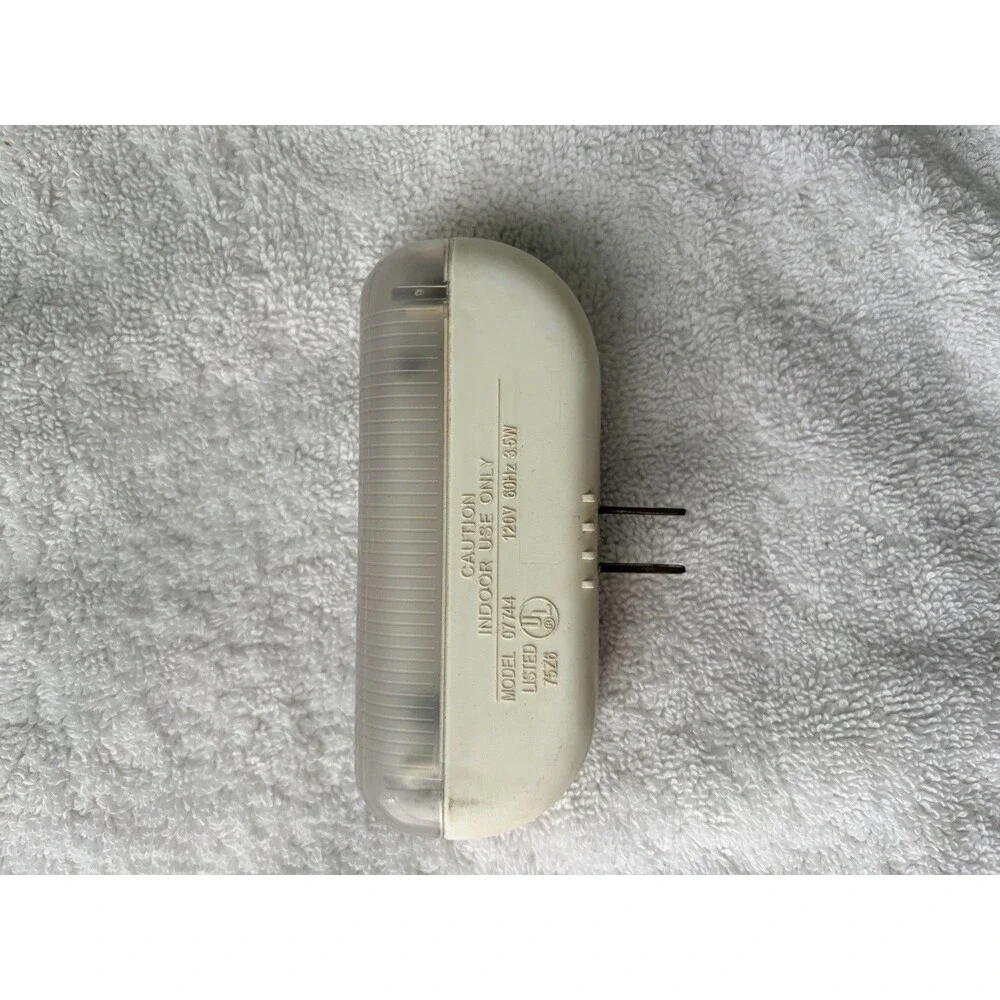 American Power Products Vintage 3.5‑Watt Mini Fluorescent Night Light 07744